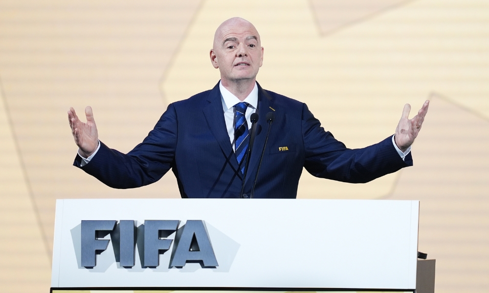 且果断的举 且果断的举